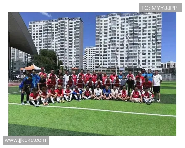 上海足球队在足球团队协作排行榜中荣获第五名展现出强大团队精神与默契配合