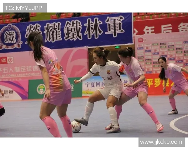 足球曹老师带你走进足球的世界探索技巧与战术的奥秘